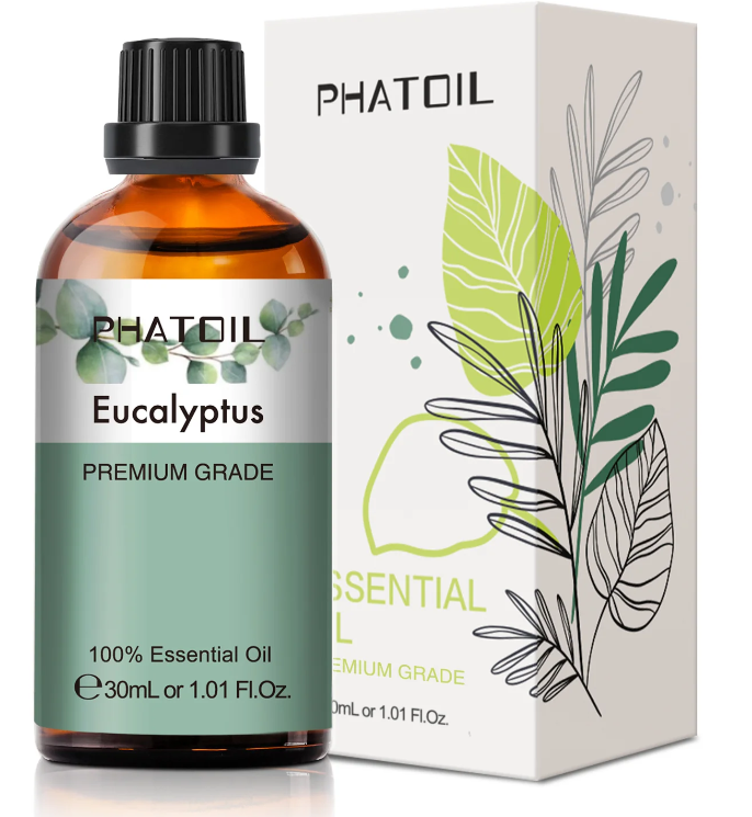 Flacon d’huile essentielle d’eucalyptus Phatoil 30 ml, accompagné de sa boite en arrière plan